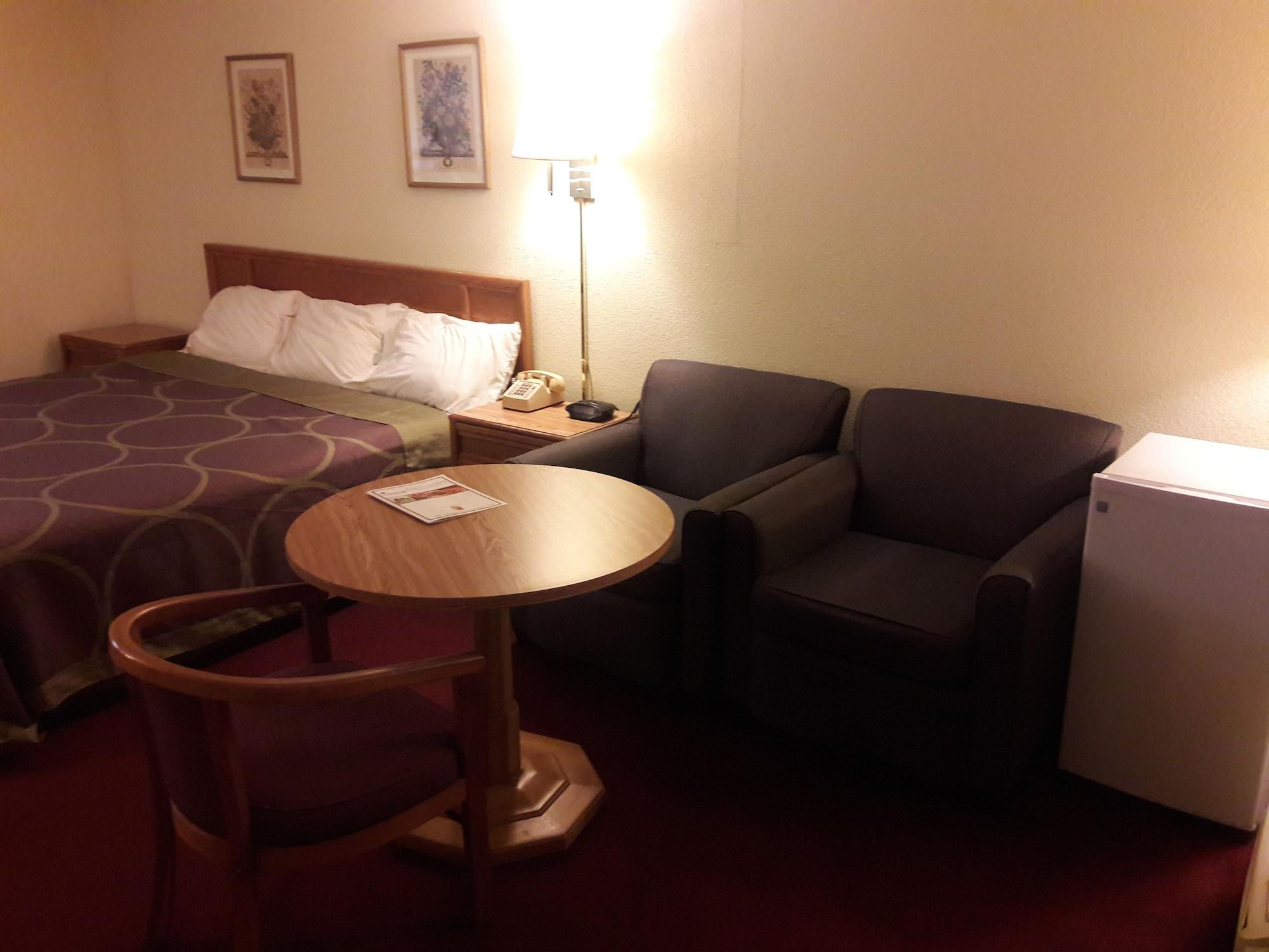Motel Super Williamsburg 2*