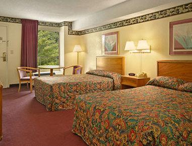 Motel Super Williamsburg 2*