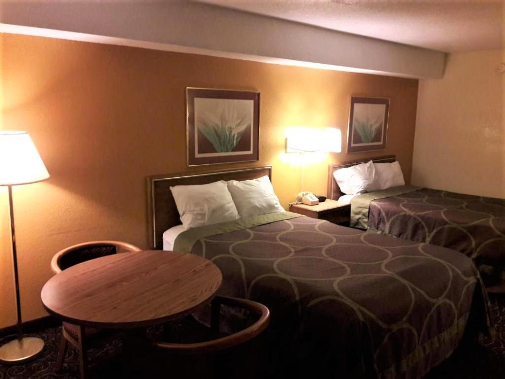 Motel Super Williamsburg 2*
